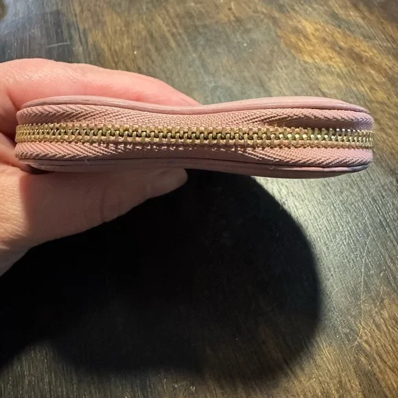 Ferragamo pink heart coin purse - Picture 7 of 8